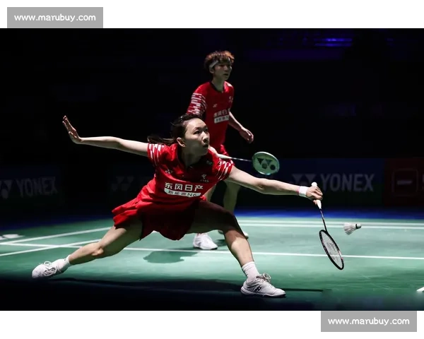 巅峰对决：女子羽毛球赛场上的速度与技巧较量 - 副本 (2)