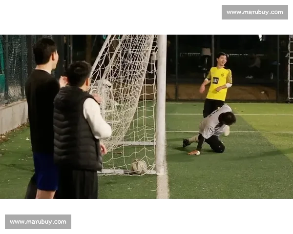 足球赛事极速直播全程追踪精彩瞬间不容错过 - 副本 - 副本 (3)